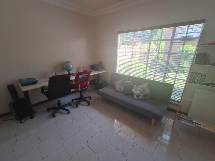 4 Bedroom Property for Sale in Bassonia Gauteng