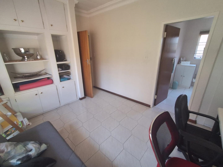 4 Bedroom Property for Sale in Bassonia Gauteng