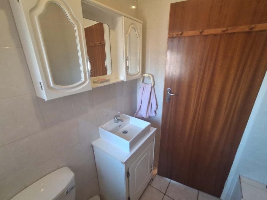 4 Bedroom Property for Sale in Bassonia Gauteng