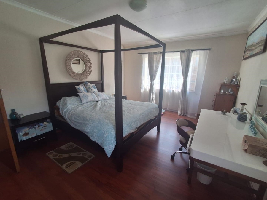 4 Bedroom Property for Sale in Bassonia Gauteng