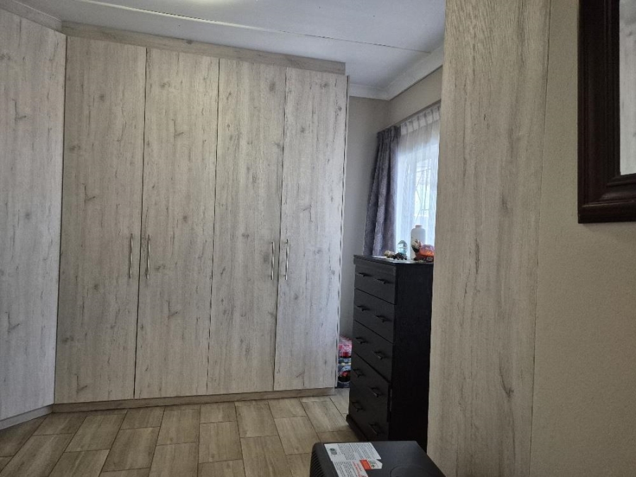 2 Bedroom Property for Sale in Lilianton Gauteng