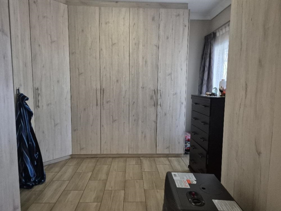 2 Bedroom Property for Sale in Lilianton Gauteng
