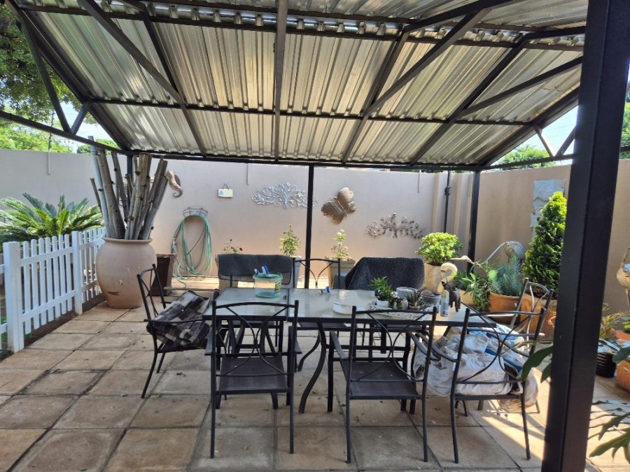 2 Bedroom Property for Sale in Lilianton Gauteng