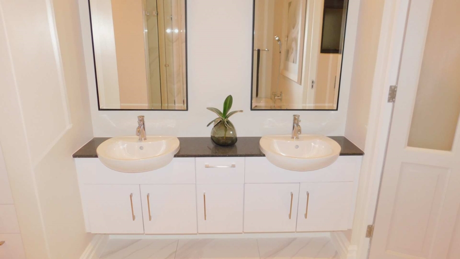 To Let 2 Bedroom Property for Rent in Bryanston Gauteng