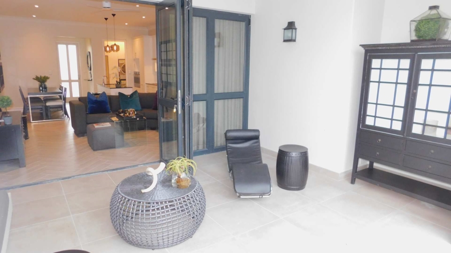 To Let 2 Bedroom Property for Rent in Bryanston Gauteng