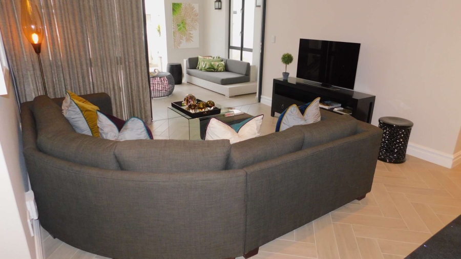 To Let 2 Bedroom Property for Rent in Bryanston Gauteng