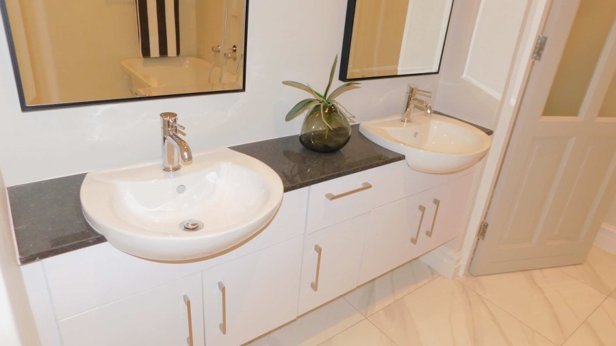 To Let 2 Bedroom Property for Rent in Bryanston Gauteng