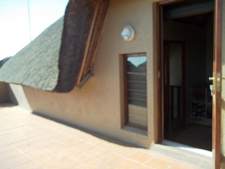 2 Bedroom Property for Sale in Sunninghill Gauteng