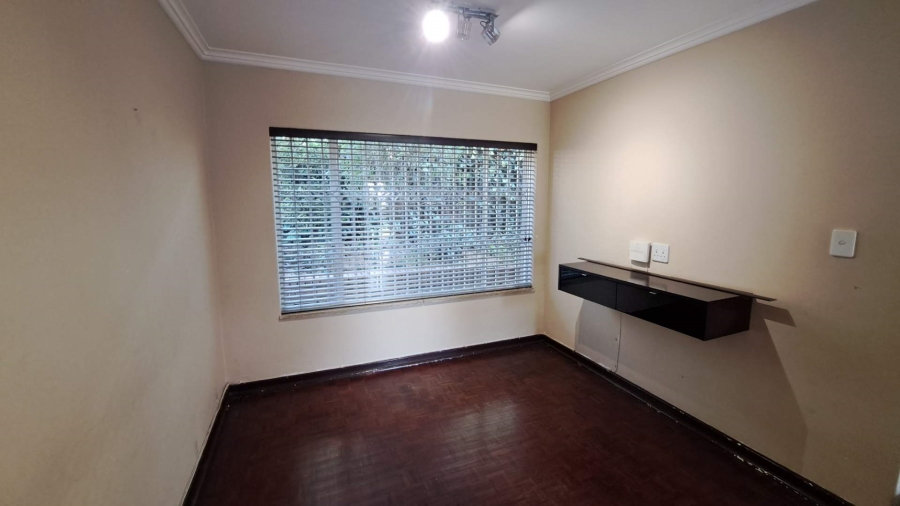 To Let 2 Bedroom Property for Rent in Robindale Gauteng