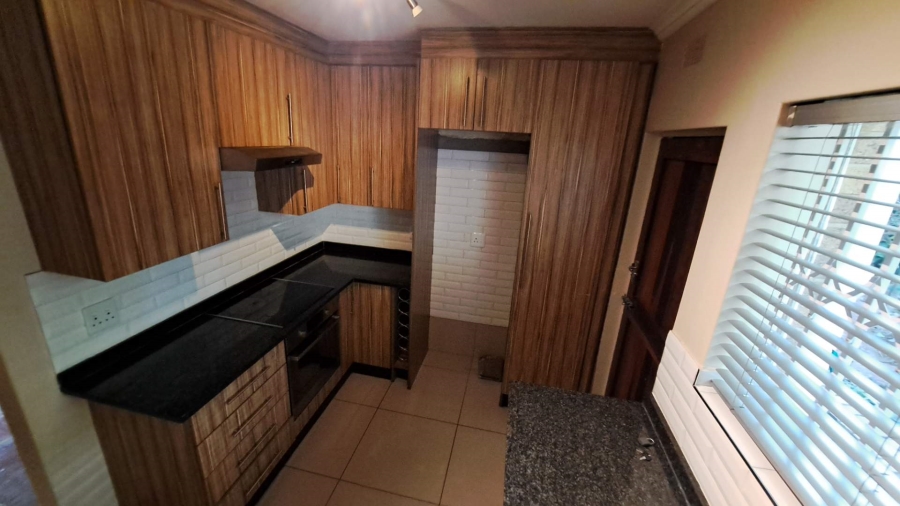 To Let 2 Bedroom Property for Rent in Robindale Gauteng