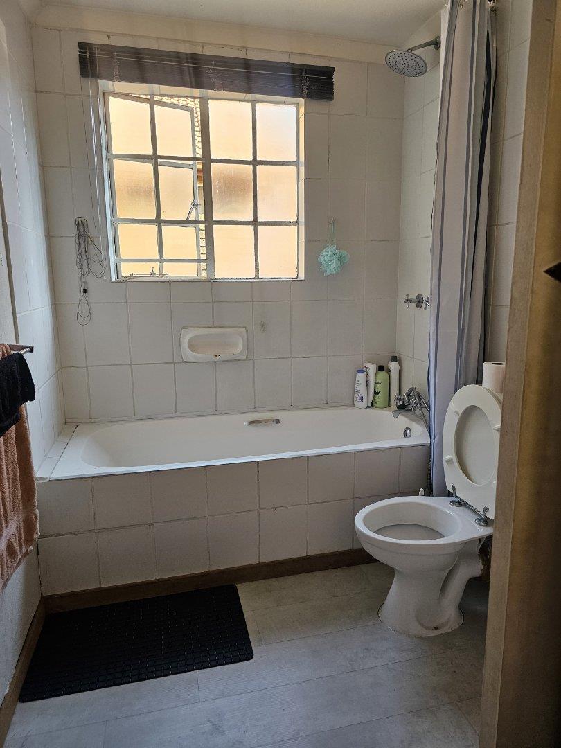 2 Bedroom Property for Sale in Die Wilgers Gauteng