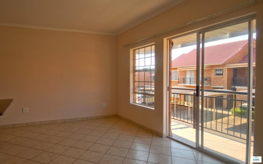 1 Bedroom Property for Sale in Elardus Park Gauteng