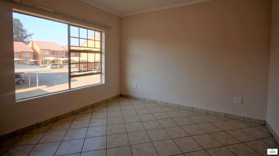 1 Bedroom Property for Sale in Elardus Park Gauteng