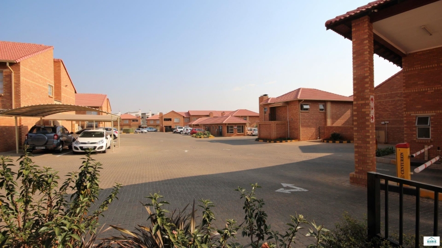 1 Bedroom Property for Sale in Elardus Park Gauteng