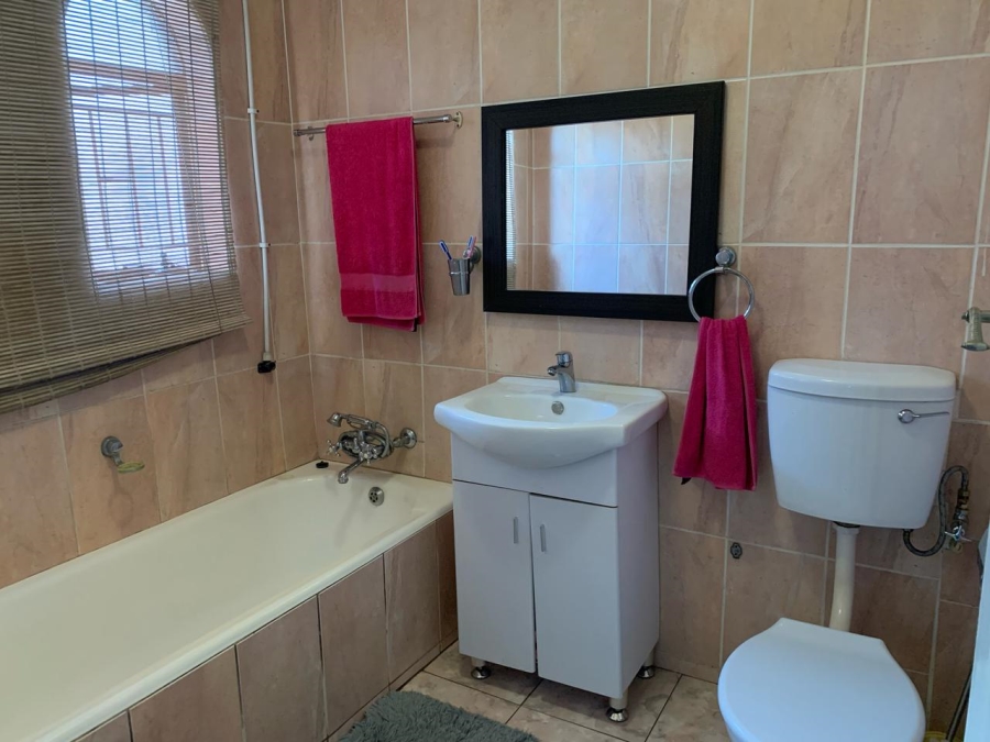 6 Bedroom Property for Sale in Hospital View Gauteng