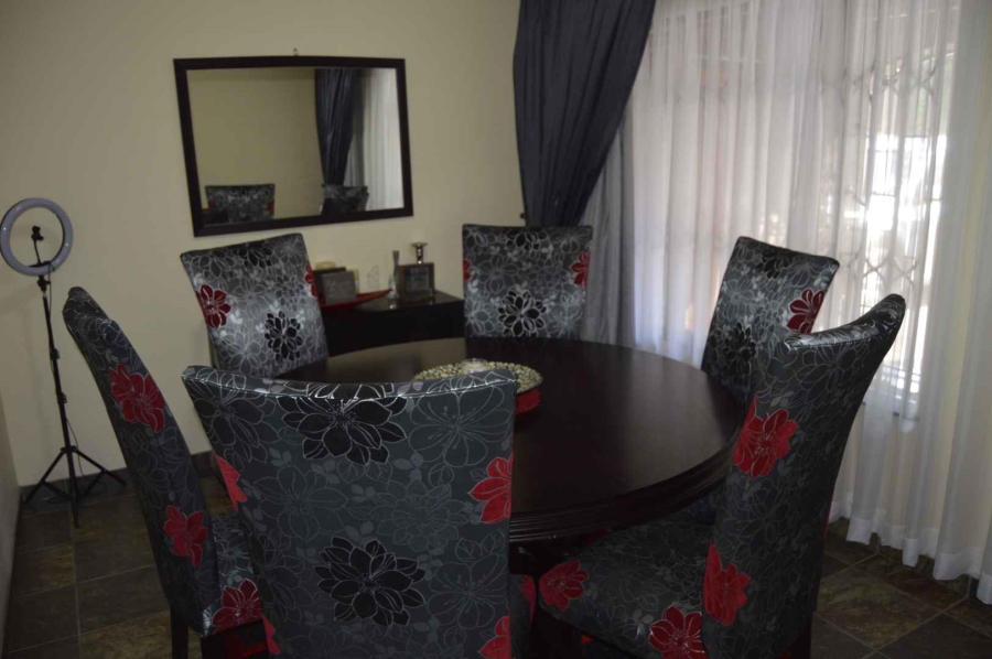 3 Bedroom Property for Sale in Birchleigh North Gauteng