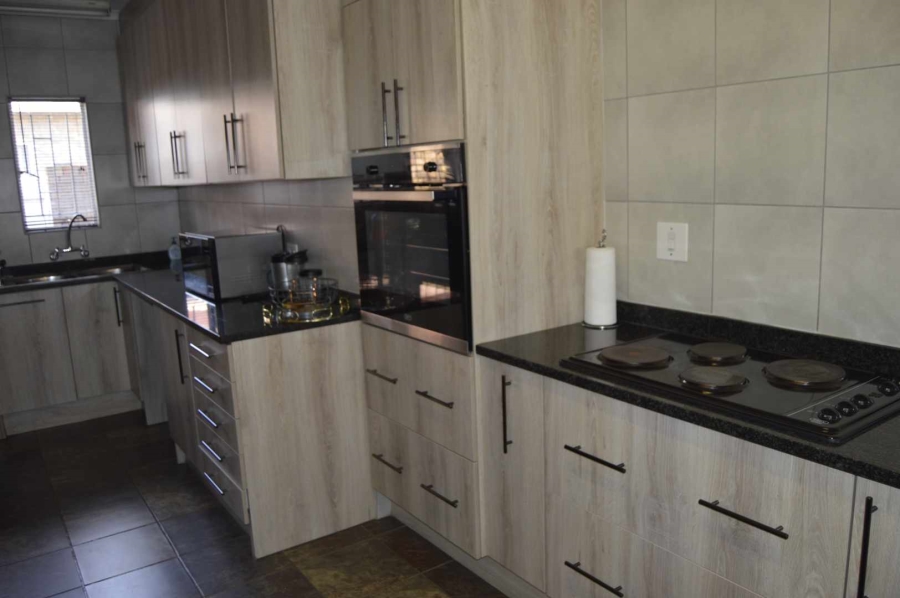 3 Bedroom Property for Sale in Birchleigh North Gauteng