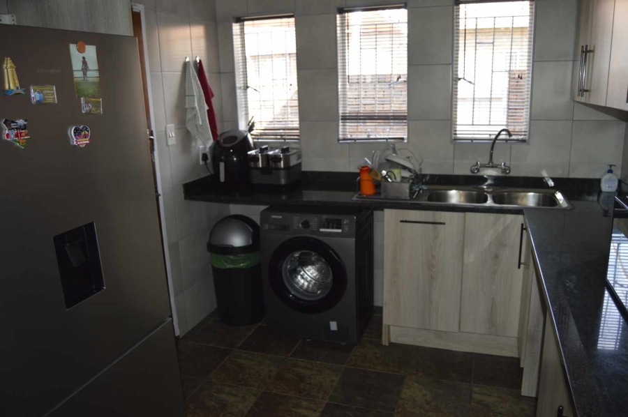 3 Bedroom Property for Sale in Birchleigh North Gauteng
