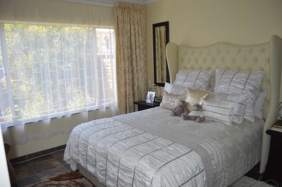 3 Bedroom Property for Sale in Birchleigh North Gauteng