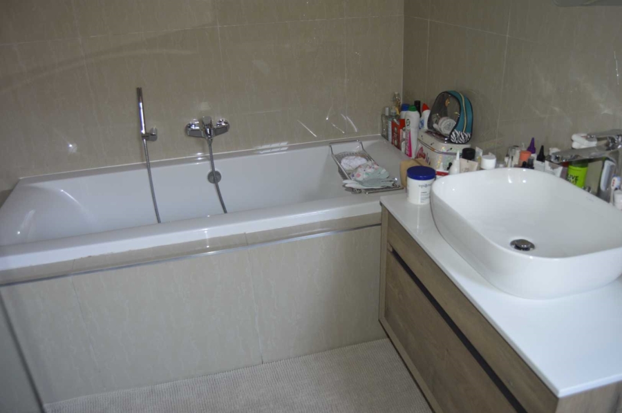 3 Bedroom Property for Sale in Birchleigh North Gauteng