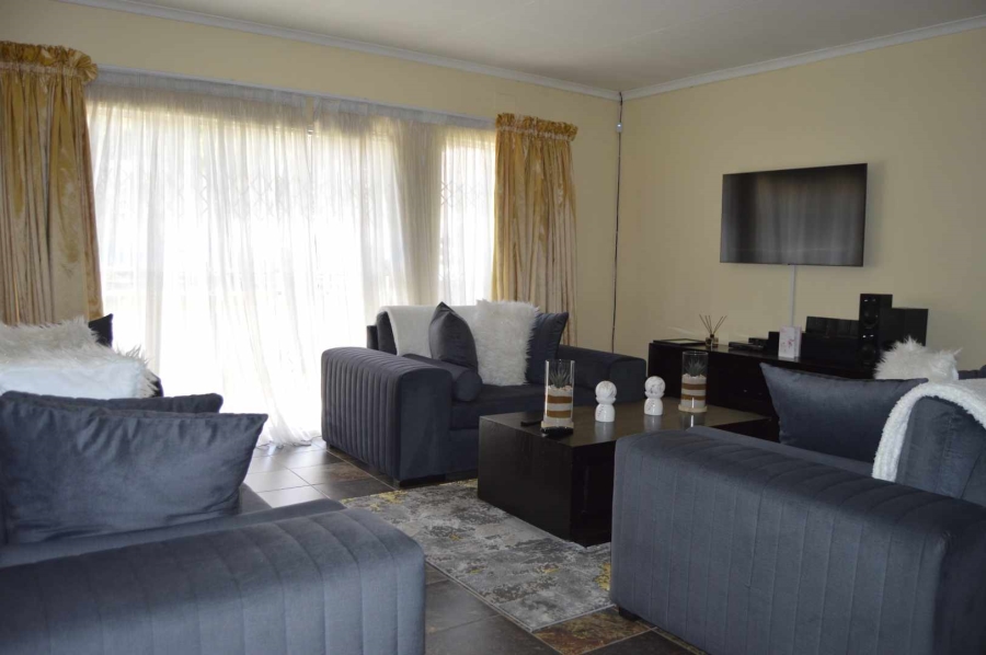 3 Bedroom Property for Sale in Birchleigh North Gauteng