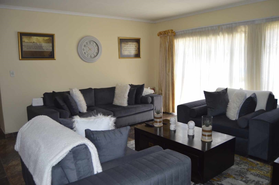 3 Bedroom Property for Sale in Birchleigh North Gauteng