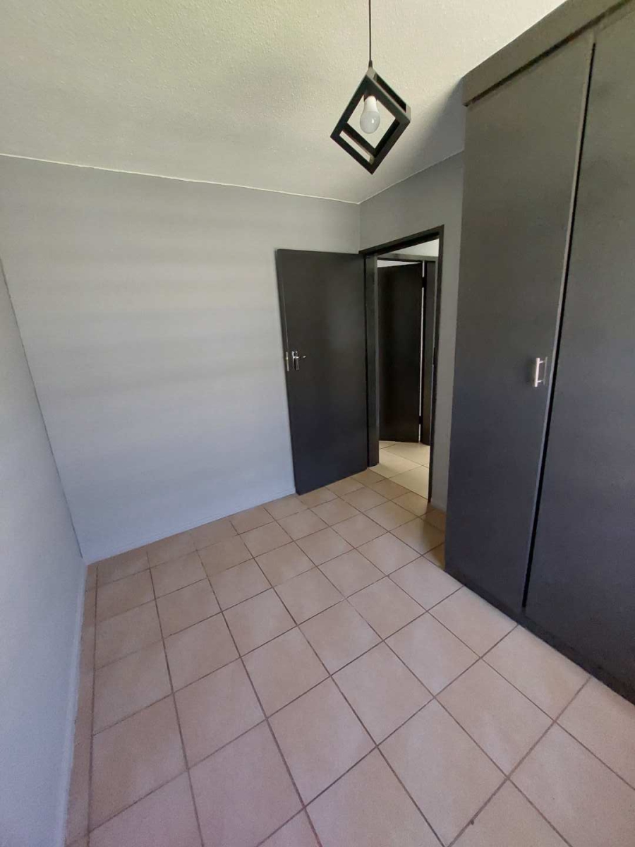 2 Bedroom Property for Sale in Ridgeway Gauteng