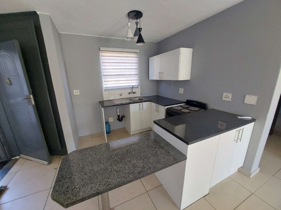 2 Bedroom Property for Sale in Ridgeway Gauteng