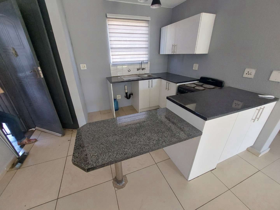 2 Bedroom Property for Sale in Ridgeway Gauteng