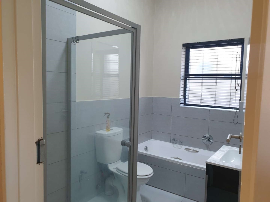 4 Bedroom Property for Sale in Eye of Africa Gauteng