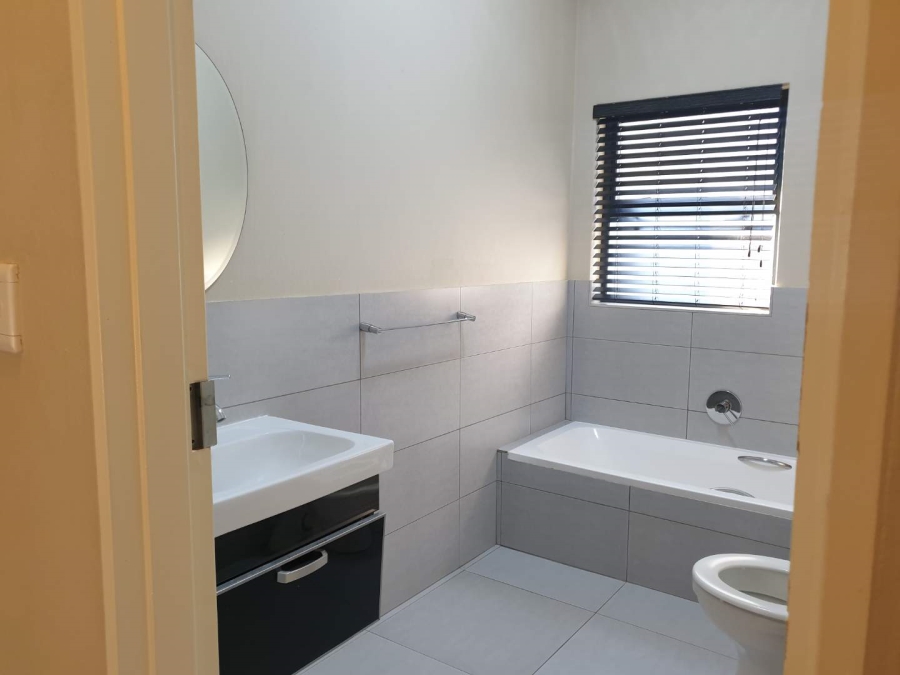 4 Bedroom Property for Sale in Eye of Africa Gauteng