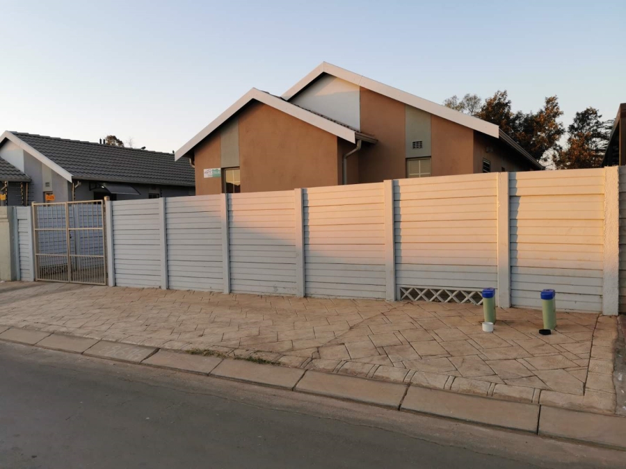 3 Bedroom Property for Sale in Sky City Gauteng