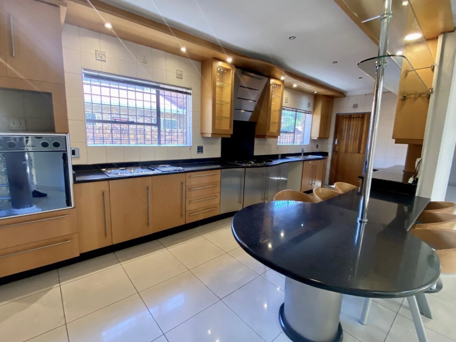 To Let 4 Bedroom Property for Rent in Lakefield Gauteng