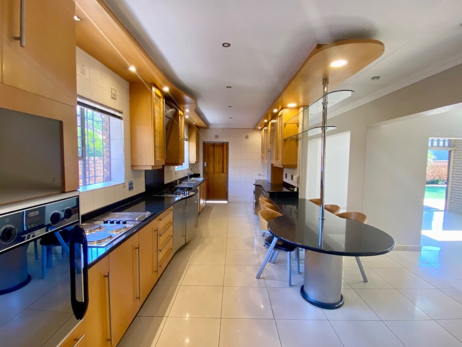 To Let 4 Bedroom Property for Rent in Lakefield Gauteng