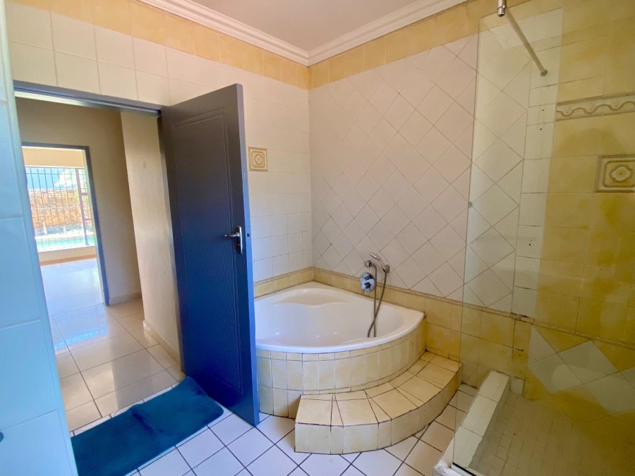To Let 4 Bedroom Property for Rent in Lakefield Gauteng