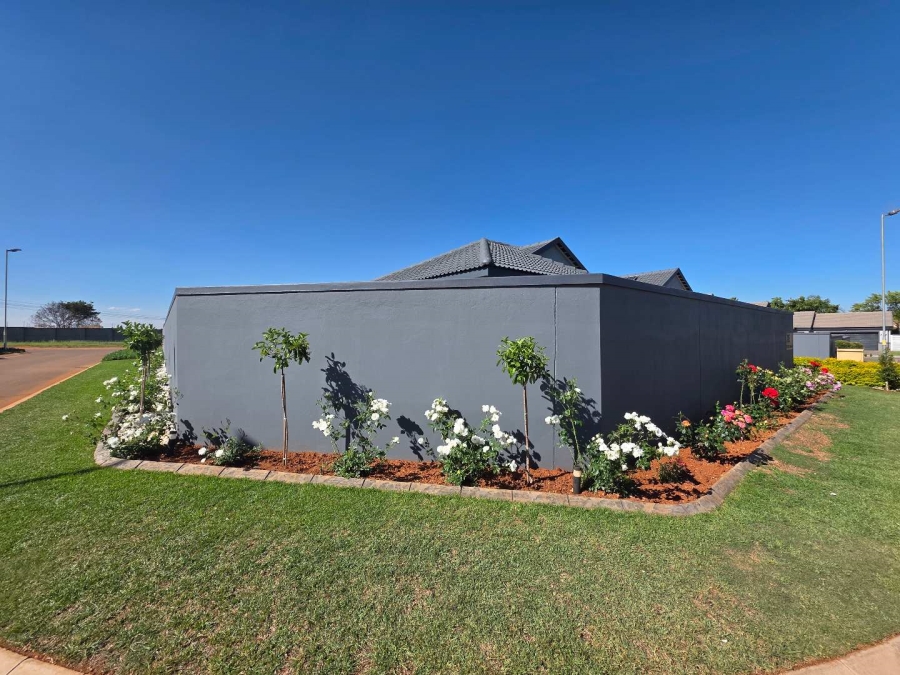 3 Bedroom Property for Sale in Country View Gauteng