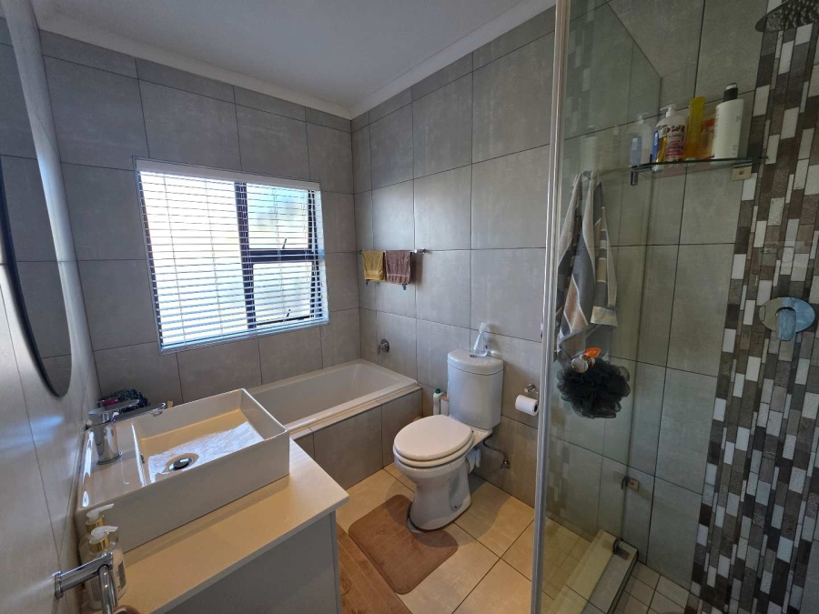 3 Bedroom Property for Sale in Country View Gauteng