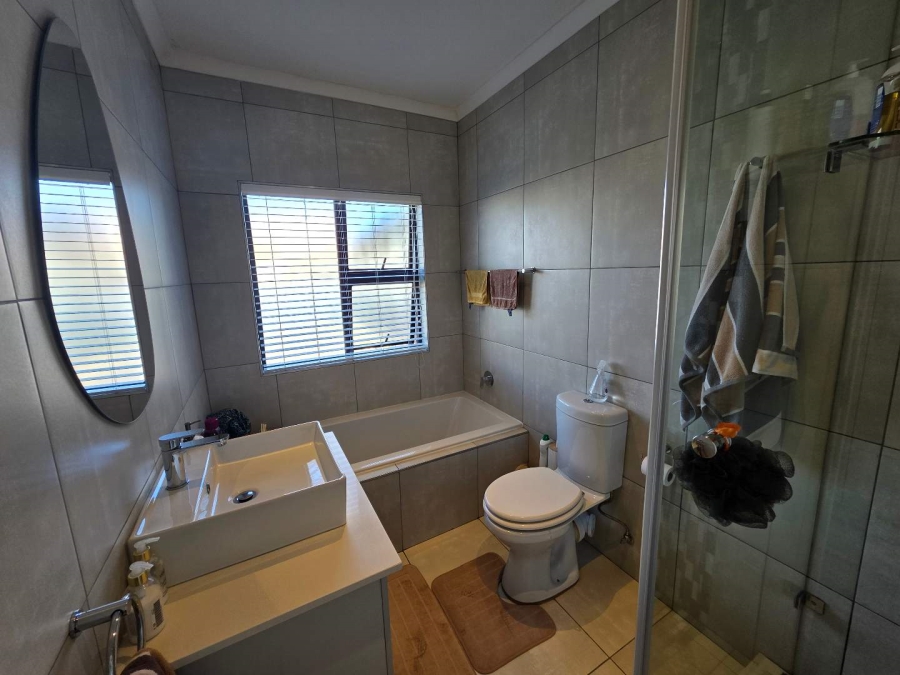 3 Bedroom Property for Sale in Country View Gauteng
