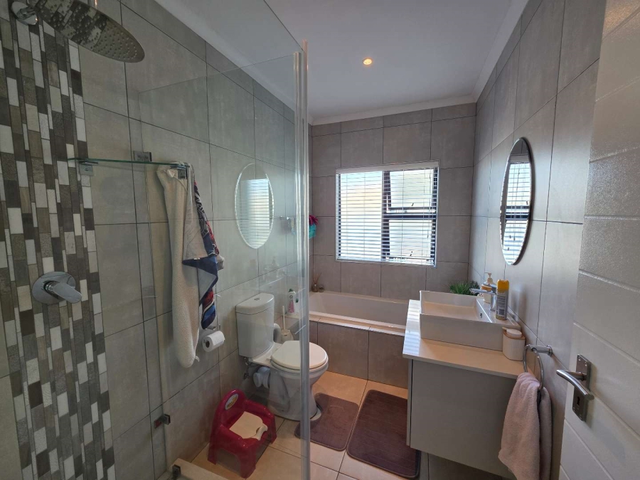 3 Bedroom Property for Sale in Country View Gauteng