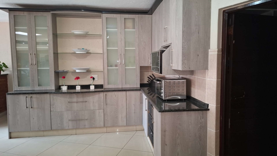 5 Bedroom Property for Sale in Meyersdal Gauteng