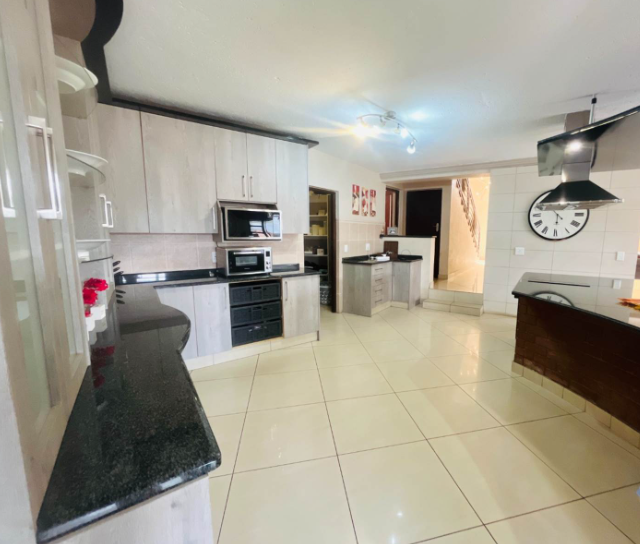 5 Bedroom Property for Sale in Meyersdal Gauteng