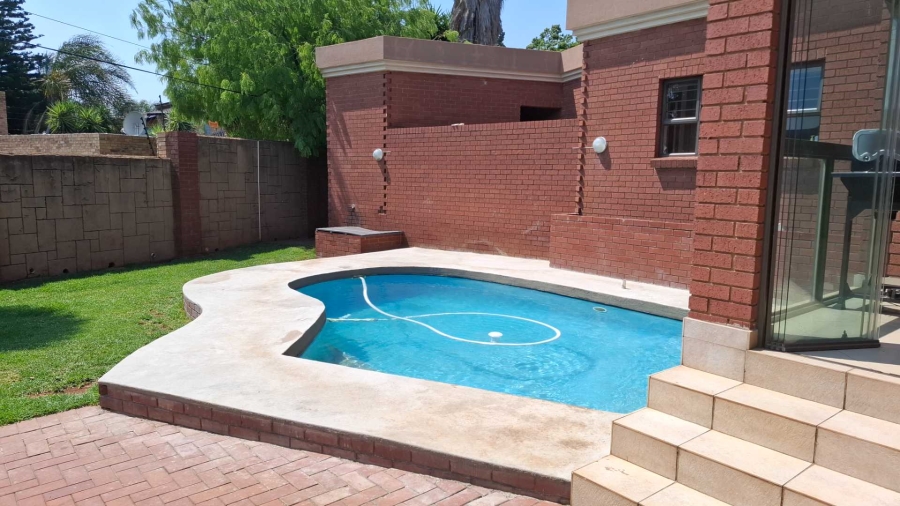 5 Bedroom Property for Sale in Meyersdal Gauteng