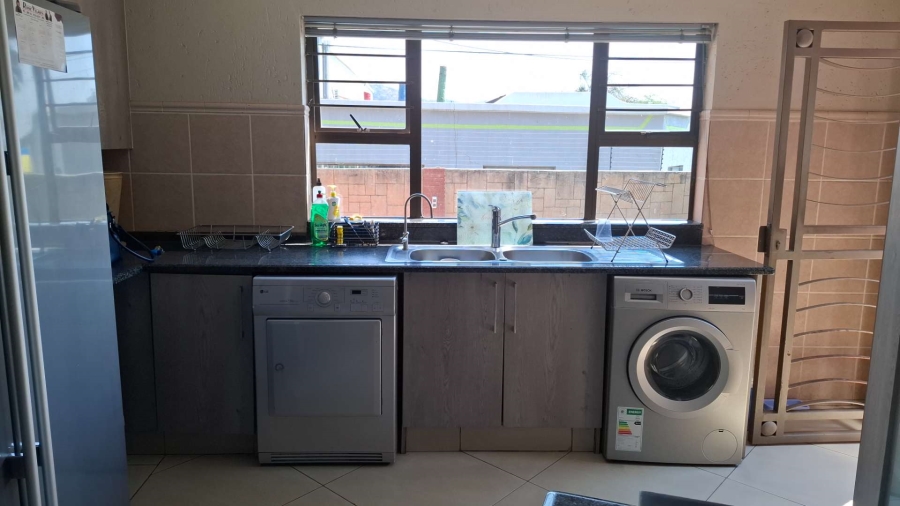 5 Bedroom Property for Sale in Meyersdal Gauteng