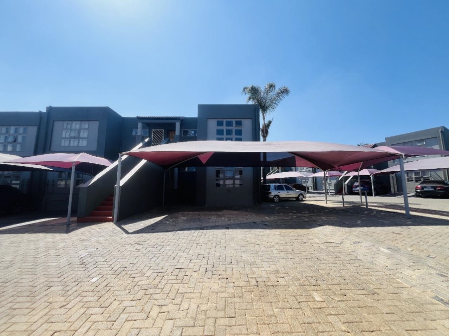 3 Bedroom Property for Sale in Mulbarton Gauteng