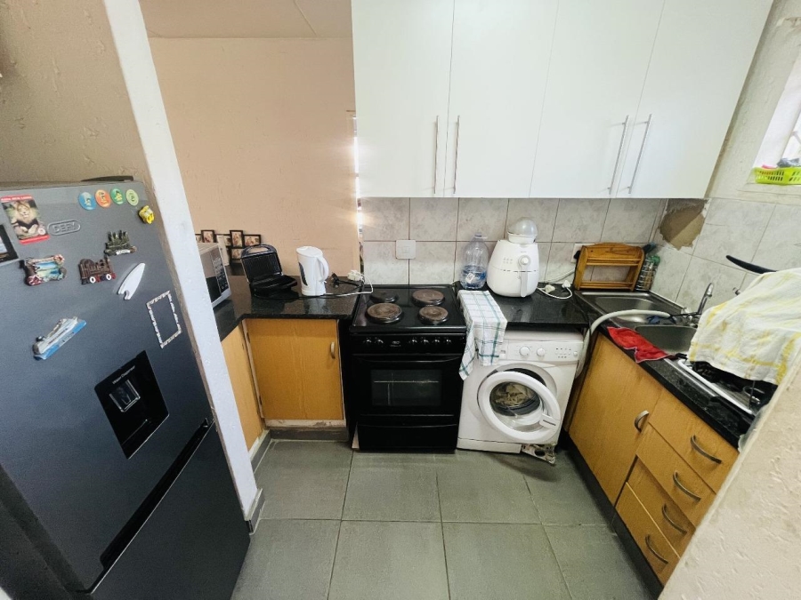 3 Bedroom Property for Sale in Mulbarton Gauteng