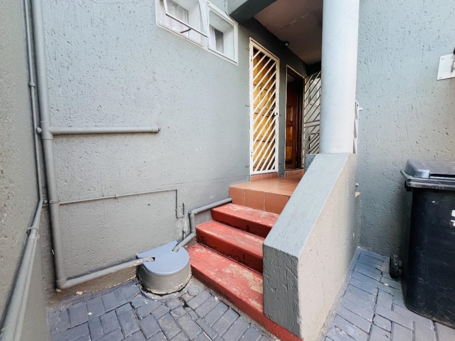 3 Bedroom Property for Sale in Mulbarton Gauteng