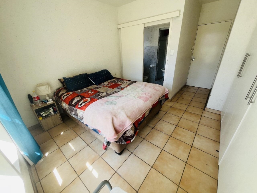 3 Bedroom Property for Sale in Mulbarton Gauteng