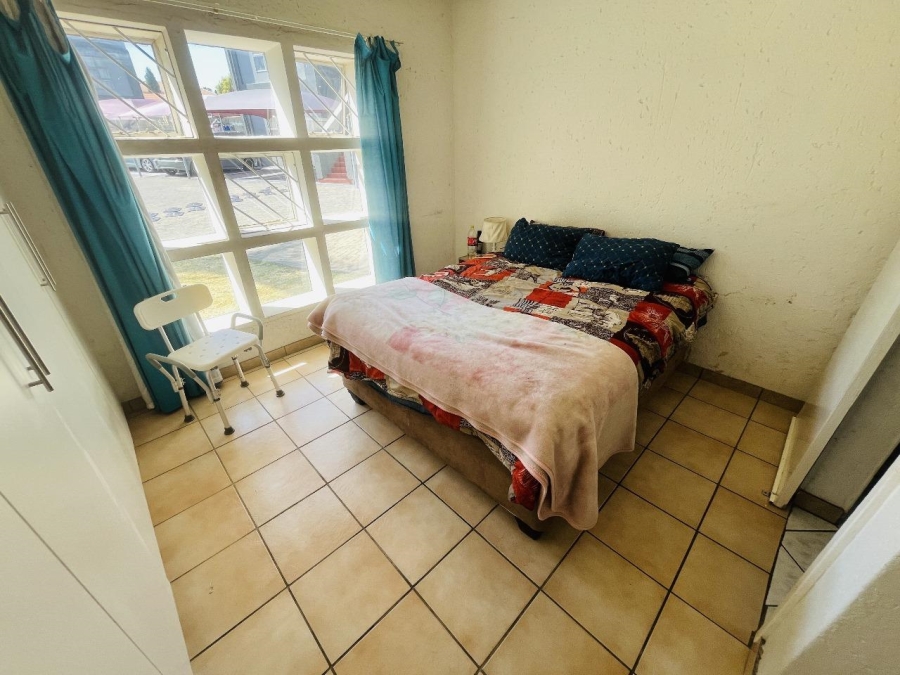 3 Bedroom Property for Sale in Mulbarton Gauteng