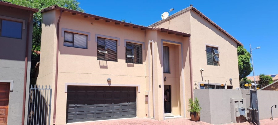 3 Bedroom Property for Sale in New Redruth Gauteng