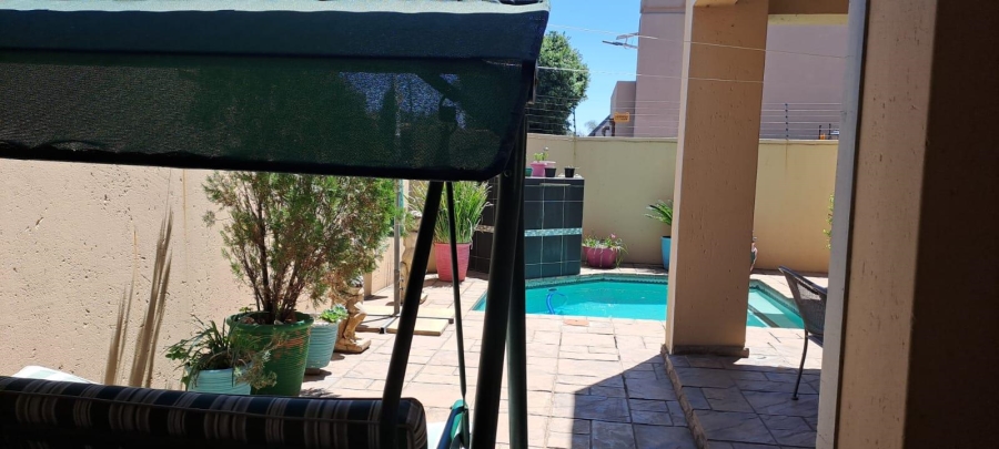 3 Bedroom Property for Sale in New Redruth Gauteng